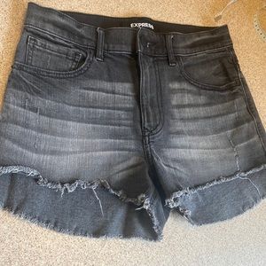 EXPRESS SHORTS